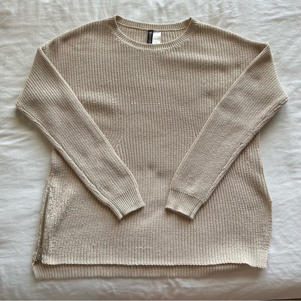 H&M Divided Beige Cable Knit Crew Neck Sweater Size S
